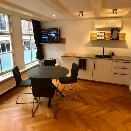 Heerengracht Penthouse *